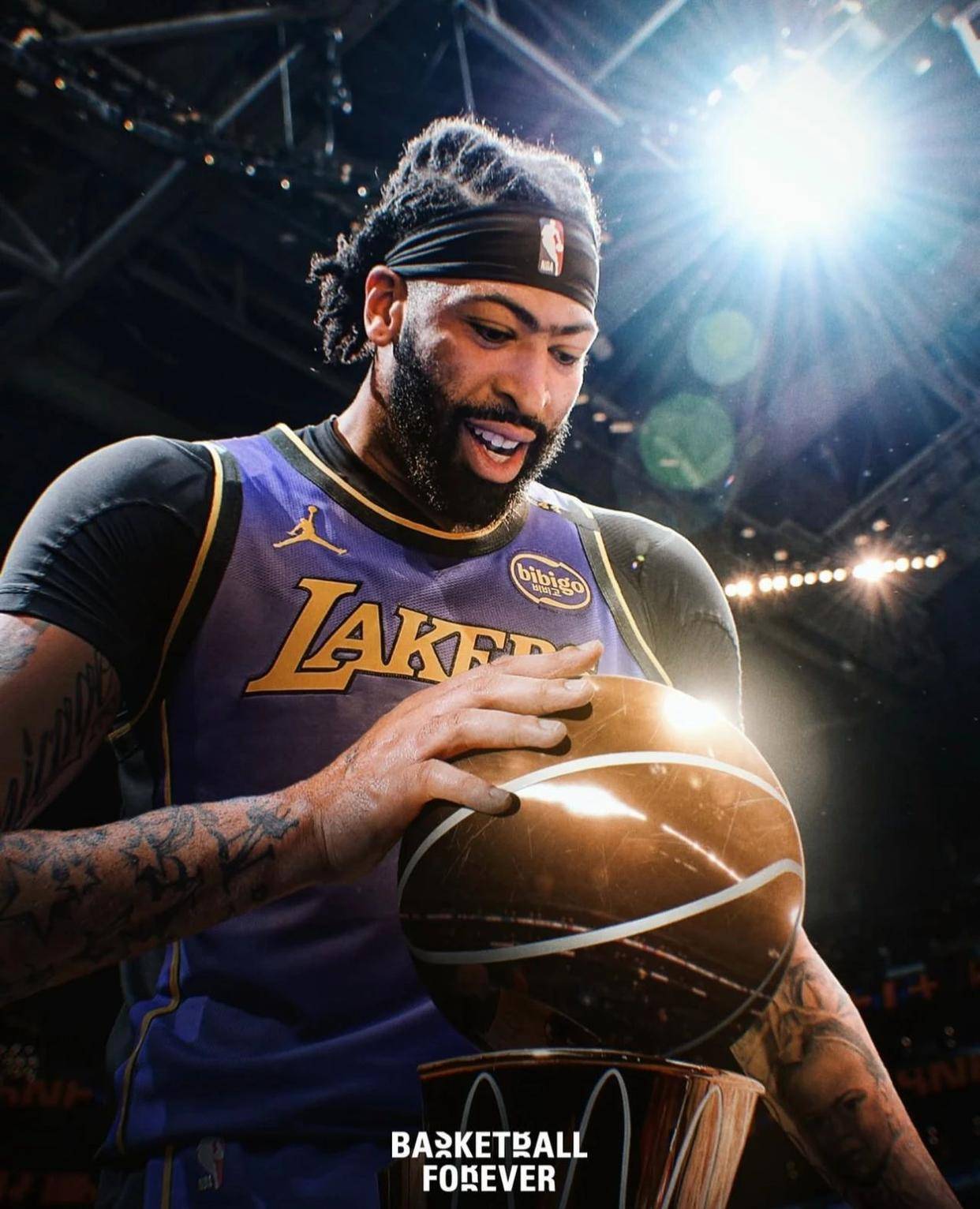 熊猫体育-浓眉哥连续十场比赛得分超过逆转，湖人挑战极限！的简单介绍